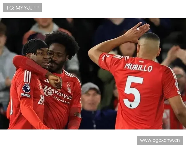 曼联近期防线失误频繁，这一问题是否对球队争冠稳定性形成制约