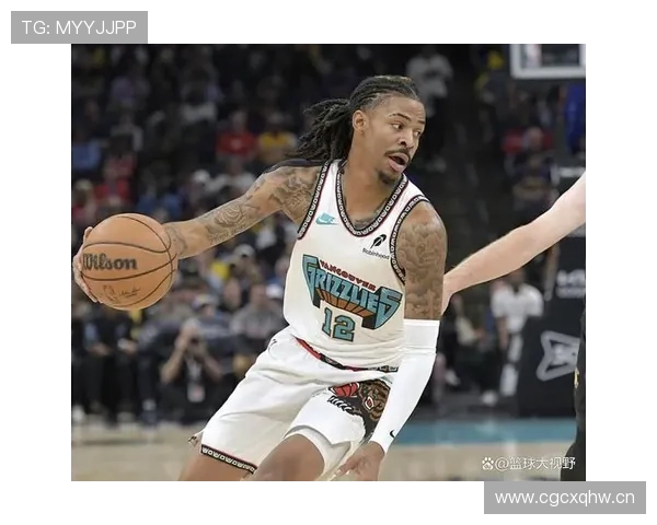 莫兰特夜店蹦到凌晨三点，第二天训练迟到还穿拖鞋？